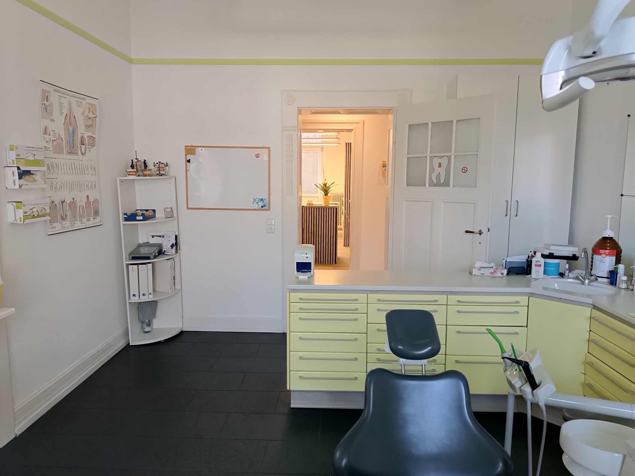Behandlungszimmer Ansicht
